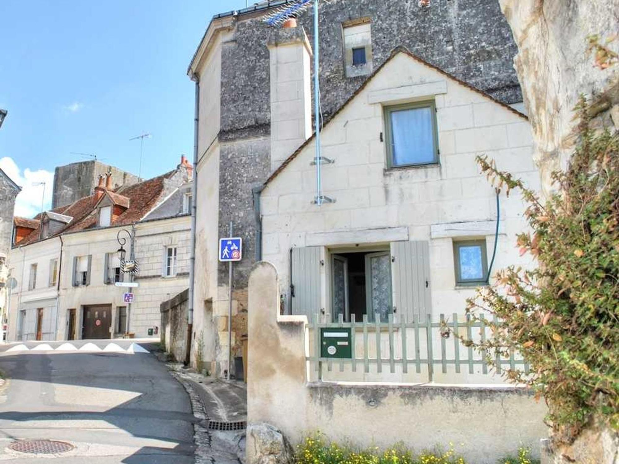 Location Unique En Ville, 3 Niveaux Avec Cave Voutee Et Troglodytique, Charme Et Authenticite En Touraine - Fr-1-381-162 Лош Екстериор снимка